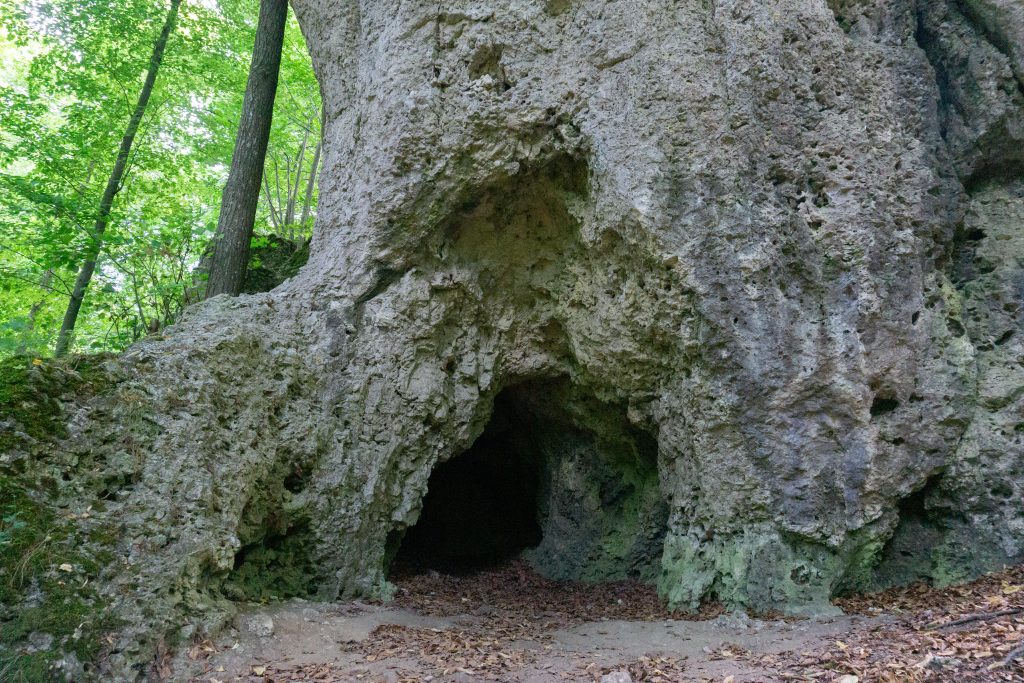 Silvesterfels Höhle